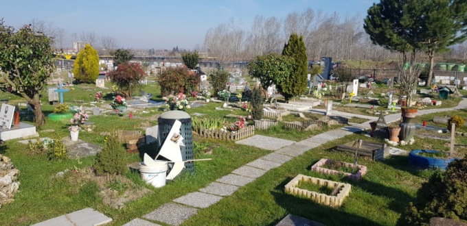 Ancora danni al cimitero degli animali di Alessandria: “Continuano a fare dispetti”