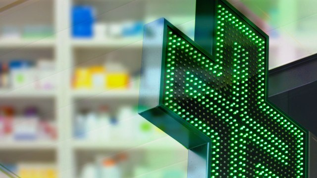 Anche i farmacisti potranno eseguire le vaccinazioni anti-Covid: ecco come funzionerà il servizio