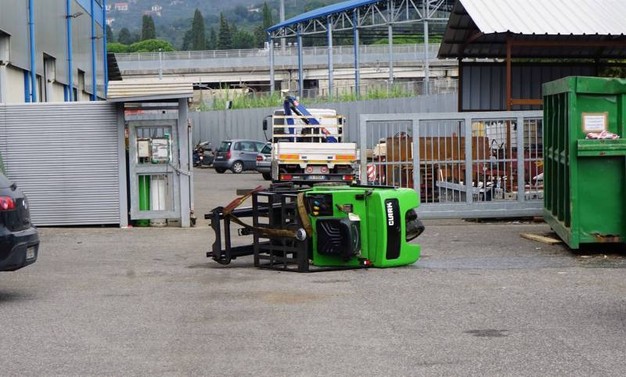 Tragedia a Terzo, operaio 58enne muore schiacciato da un muletto