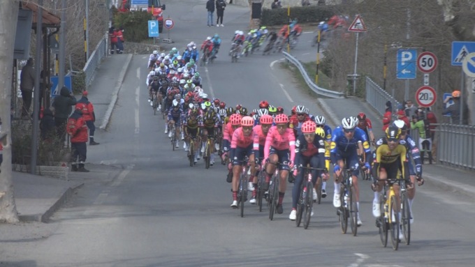 Il passaggio della Milano-Sanremo 2021 in provincia di Alessandria