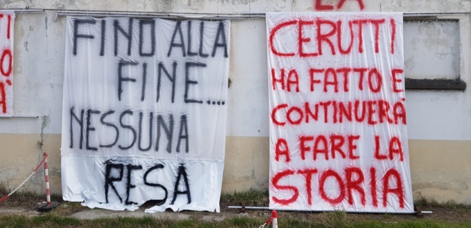 Cerutti: venerdì il presidio si sposta in centro, i lavoratori regalano polenta ai casalesi