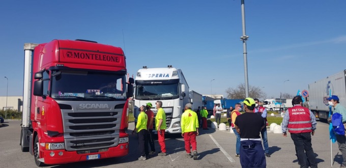 Continua la due giorni di sciopero del settore trasporti e logistica
