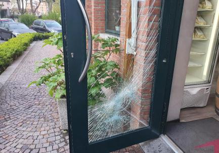 Alessandria, ennesima spaccata in città, colpito il bar Koela