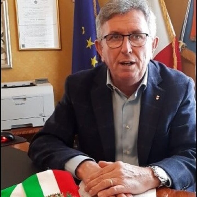 Chivasso, Sindaco minacciato di morte sui social: indaga la polizia