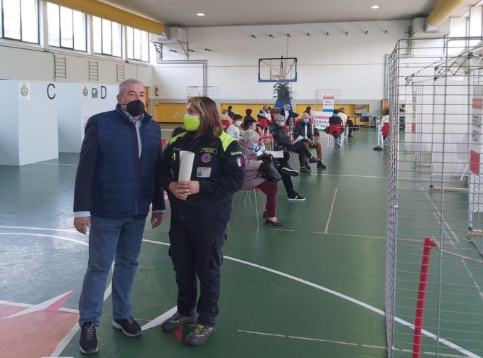 Il volontariato valenzano in prima linea al centro vaccini della 7 Fratelli Cervi