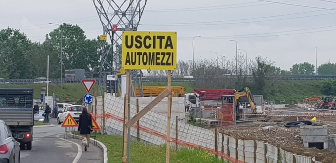 Incidente cantiere Amazon, M5S: “Inaccettabile morire in cantiere nel 2021”