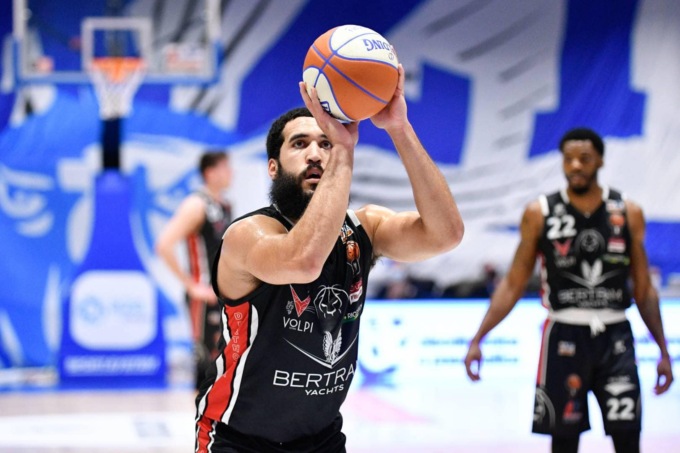 Il Derthona rimonta 21 punti ma cede al supplementare contro Napoli