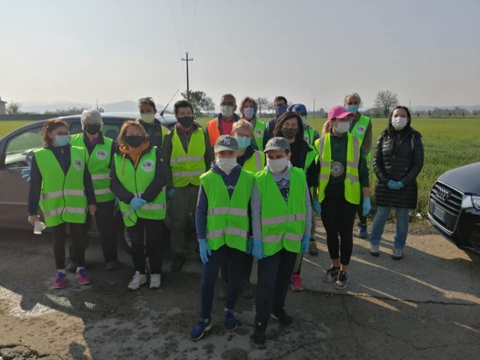 Novi Ligure, operai della Pernigotti e volontari ripuliscono le strade di Merella
