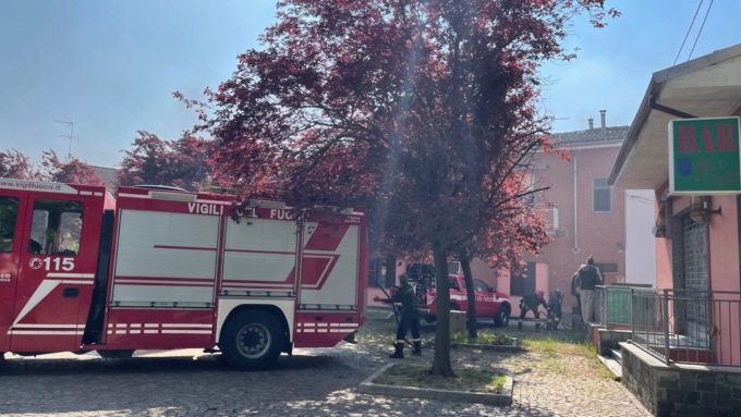 Spinetta Marengo: incendio vicino alla chiesa di via Frugarolo, nessun ferito