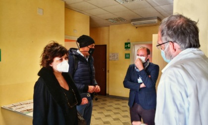 Acqui Terme, il Sindaco Lucchini visita il nuovo hub vaccinale