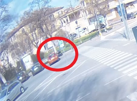 Trovano un borsello con 500 euro e si intascano i soldi, nei guai due minorenni