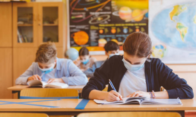 Scuola, il ministro Bianchi: “Il controllo del Green pass spetta ai presidi”