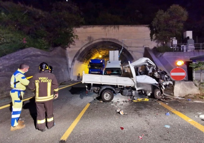 Ventimiglia, grave incidente sulla A10, 1 morto e 2 feriti