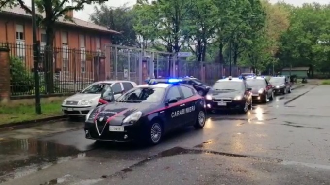 Torino, ubriachi aggrediscono Carabinieri, arrestate 6 persone