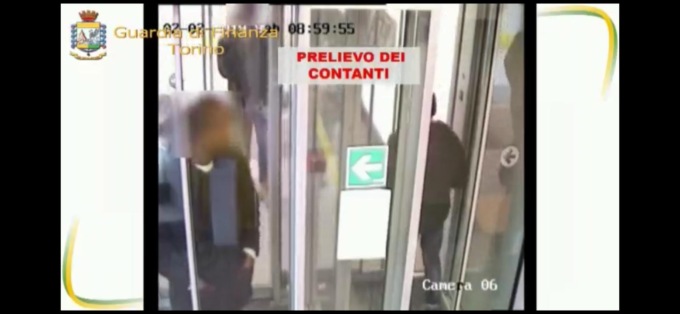 Torino: truffe informatiche e riciclaggio, due arresti della Guardia di Finanza