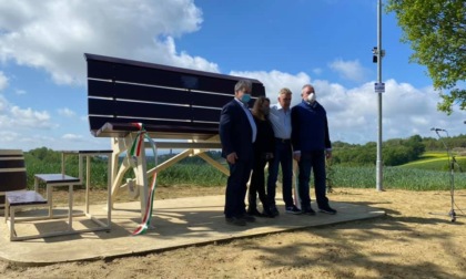 Inaugurata una nuova panchina gigante a Fubine Monferrato