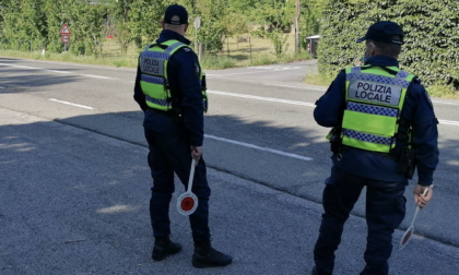 Valenza: guida con patente scaduta un'auto senza assicurazione e revisione, multata