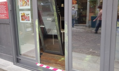 Alessandria: spaccata notturna da Tigella Bella in via Milano
