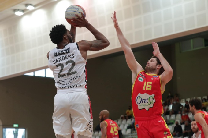 Derthona passa il turno, Ravenna out: decisivo Sanders all’ultimo secondo