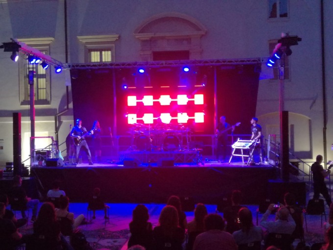 Esco – Estate a Corte: nella sesta settimana la Colibrì Band e la mostra di Panelli