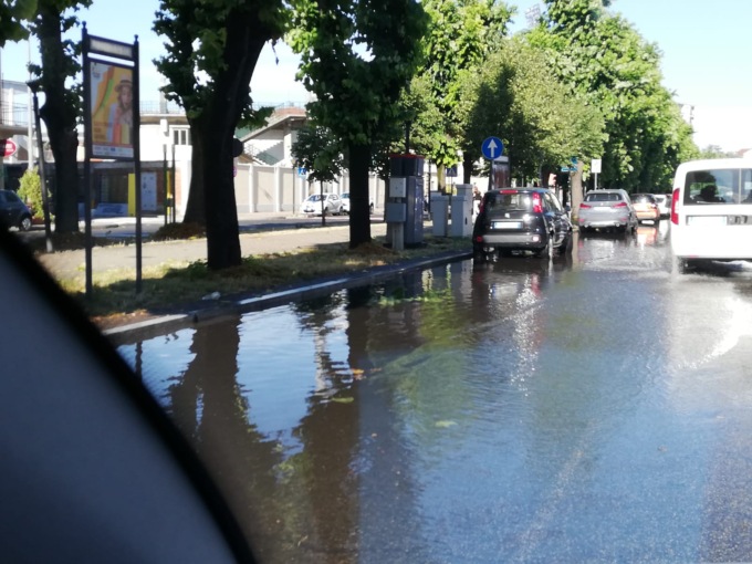 Alessandria: allagamenti in città a causa della pioggia, cade impalcatura in lungo Tanaro Magenta