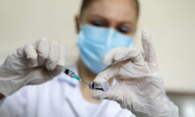 Vaccinazioni a immigrati irregolari e clochard: la Regione va avanti
