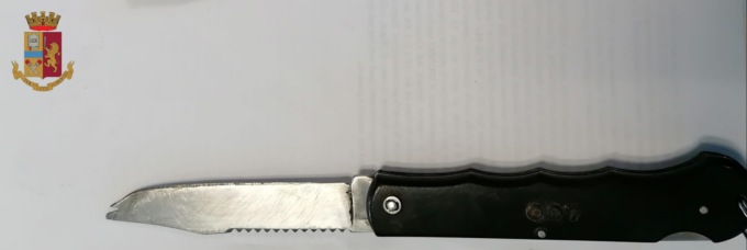 Torino: aggredisce con un coltello tre operatori GTT, arrestato