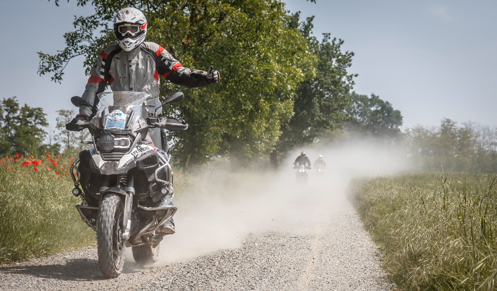 HAT Pavia-Sanremo (passando per l’Alessandrino): oltre 170 motociclisti su strade uniche e paesaggi ricchi di storia