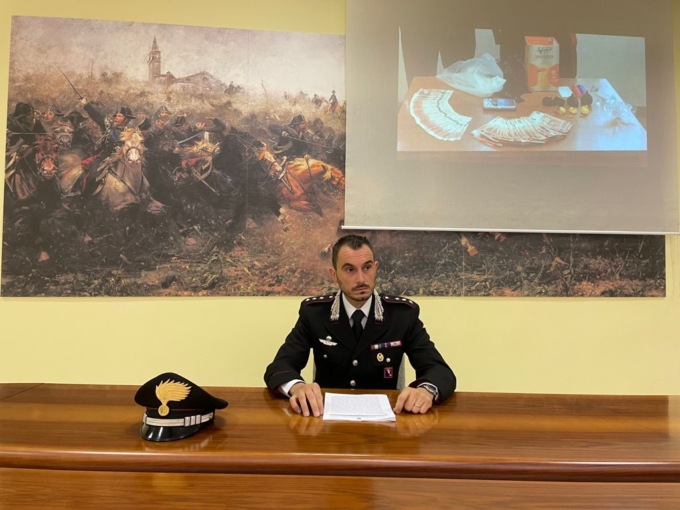 Tortonese denuncia i suoi spacciatori: lo minacciavano di violentare madre e sorella