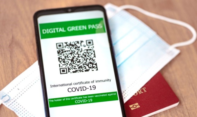 Covid, in vigore nuovo decreto: le novità su green pass, quarantena e capienze