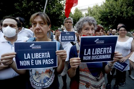 Green pass: protesta a Genova