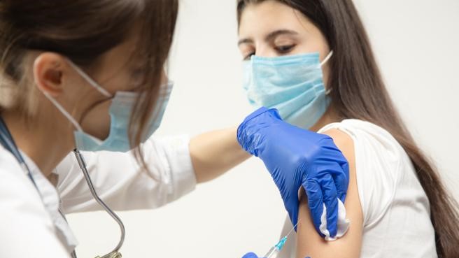 Vaccini fascia 40-59 anni: in un giorno in Piemonte già somministrate 500 terze dosi