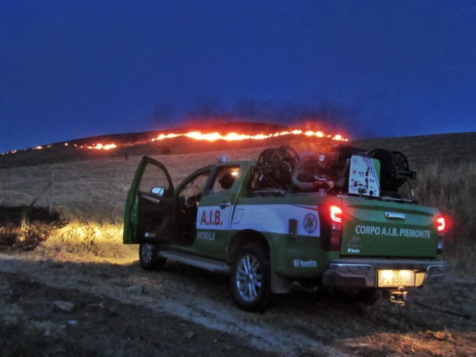Incendio boschivi: partiti nella notte 14 volontari del corpo AIB Piemonte per la Calabria