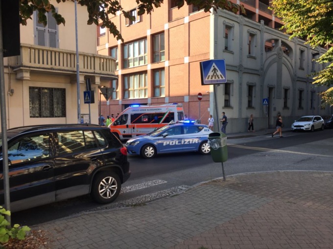 Alessandria: trovata donna senza vita in corso Cavallotti, si ipotizza il suicidio