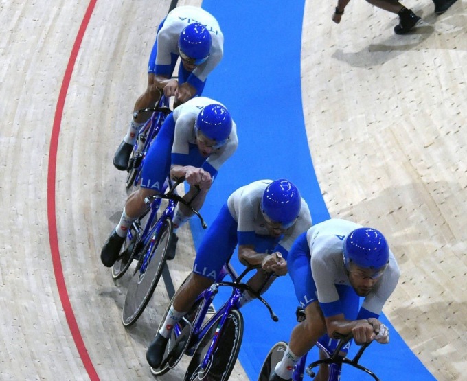 Olimpiadi: oro per il quartetto azzurro del ciclismo su pista. Cirio: “Dna è piemontese. Straordinario Ganna”