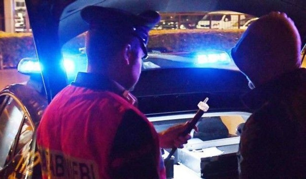 Esce con l’auto lungo la provinciale: positivo alla cannabis e con tasso alcolemico oltre il limite