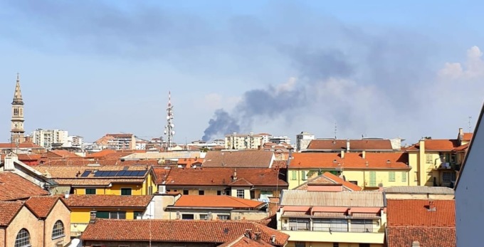 Incendio discarica Castelceriolo: situazione sotto controllo, fumi non nocivi