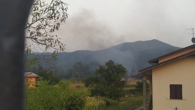 Incendio a Molare: preso fuoco un maneggio