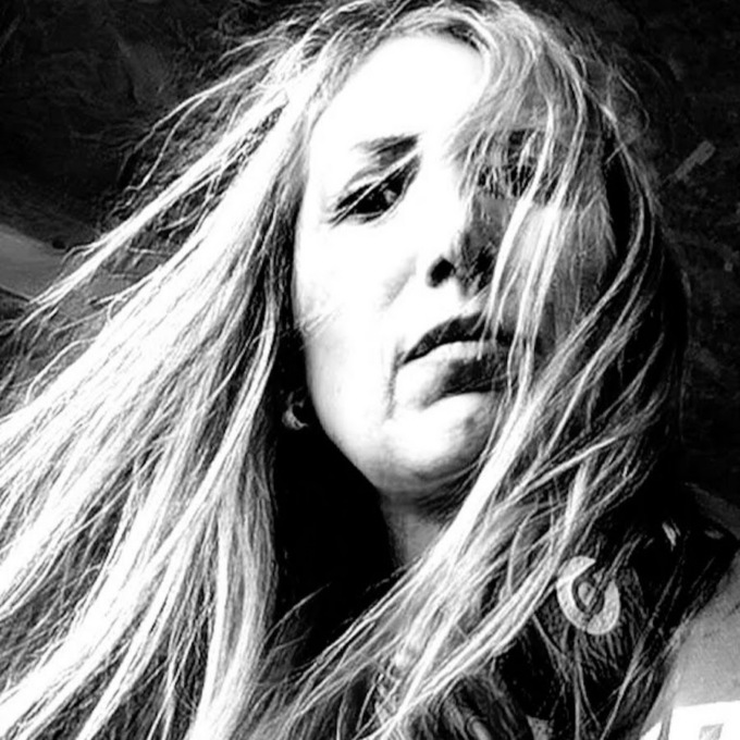 Un ultimo saluto a Yel Bosco, l’artista valenzana dalla grande personalità