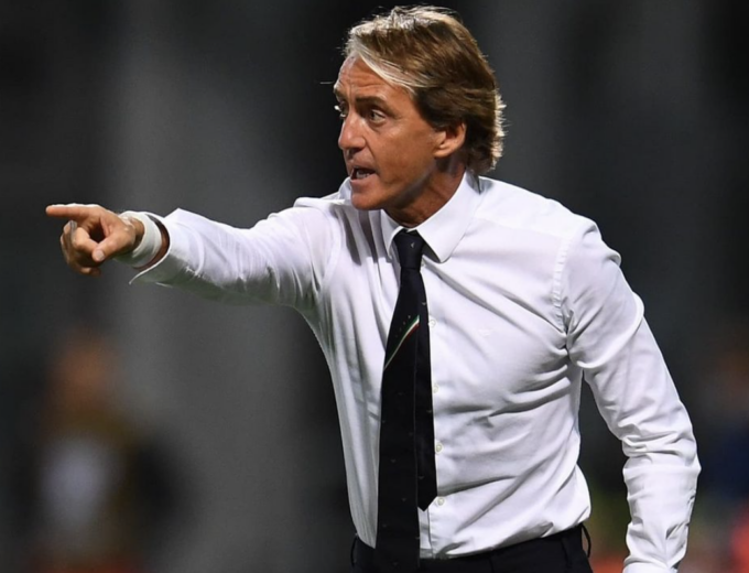 Il ct Roberto Mancini rimane bloccato in autostrada e si sfoga su Instagram