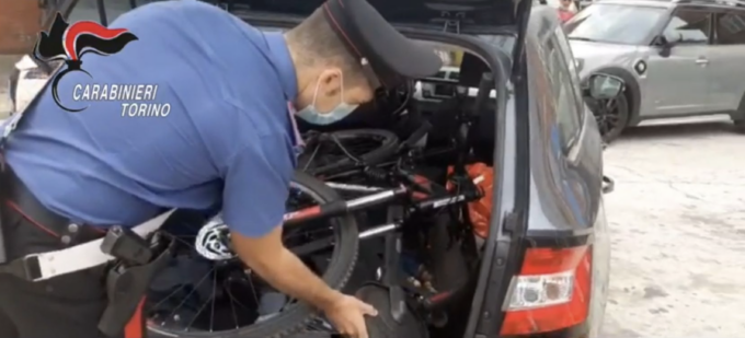 Torino: furti seriali nei box auto, carabinieri arrestano due persone