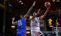 Derthona Basket, primo successo in Serie A sul campo di Brescia