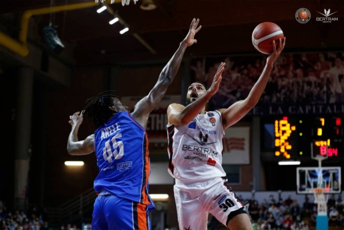 Derthona Basket, primo successo in Serie A sul campo di Brescia