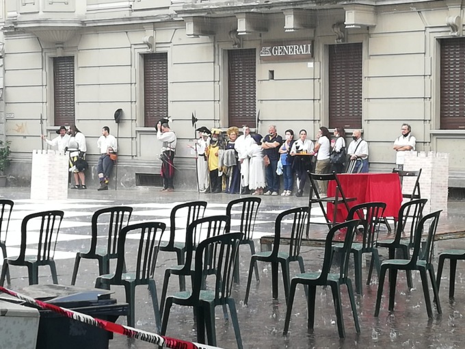 Alessandria: dopo la pioggia riparte l’evento “Scacchi in costume”