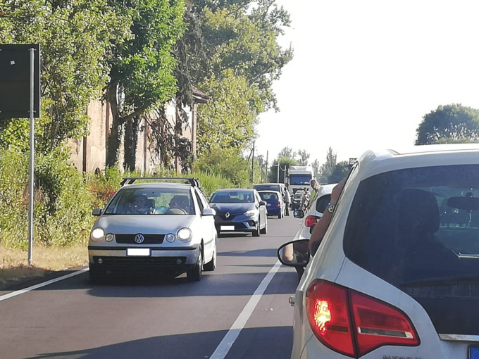 Tamponamento sulla provinciale tra Casal Cermelli e Alessandria: rallentamenti e code