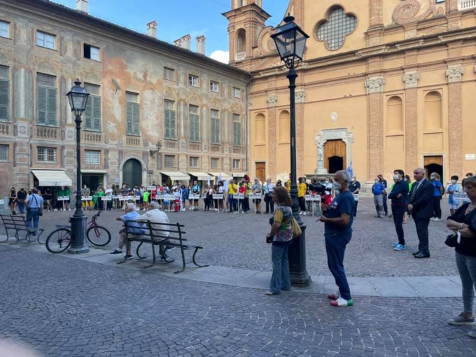 Sfilata società sportive Novesi, Cabella: “Stanziate risorse straordinarie per attività sportive”