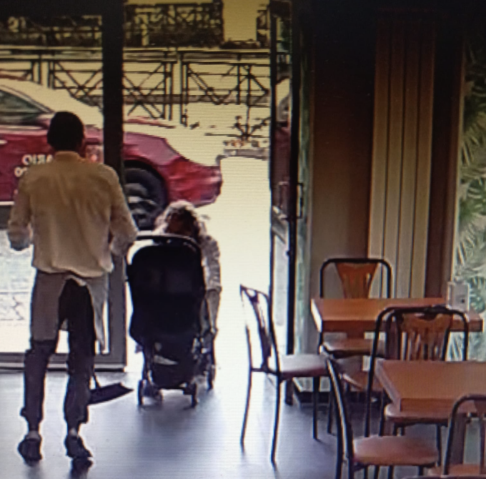 Torino: tenta di rapire bambina dal passeggino, arrestato