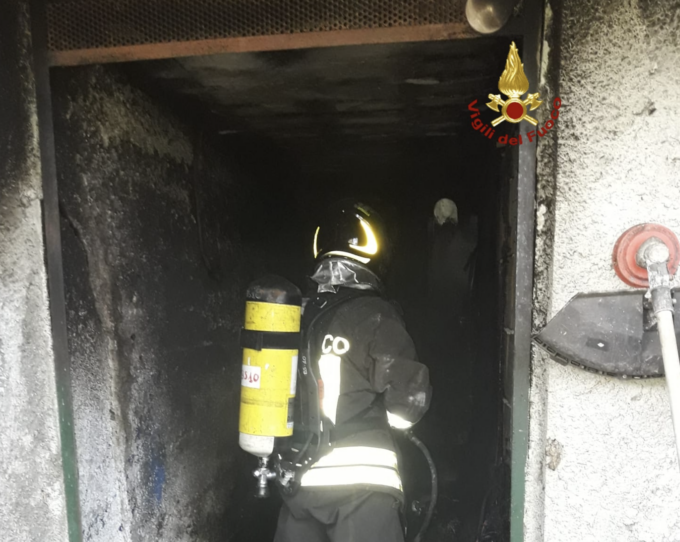 Crocefieschi: a fuoco un locale tecnico