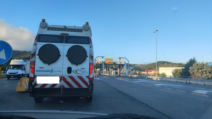 Casello di Ovada intasato per malfunzionamento Telepass e Viacard