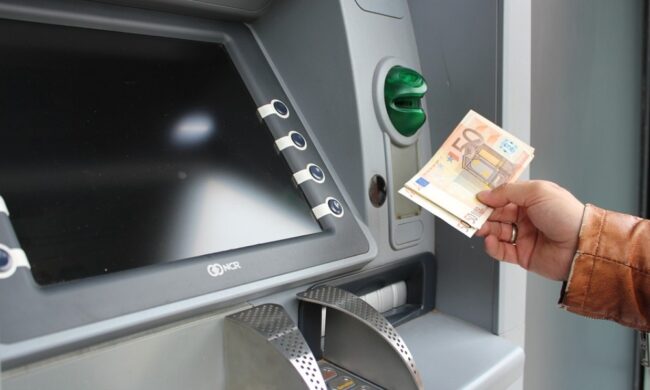 Sempre meno sportelli bancari in Piemonte
